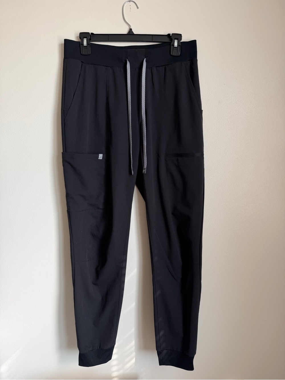 Fabletics Scrub Jogger Bottoms Women’s Size Medium Black